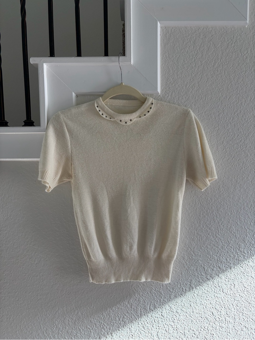Vintage 1950s White Sweater Blouse Tee, Rhinestone Collar, Medium